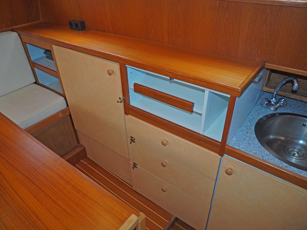 Aft cabin, Accommodation